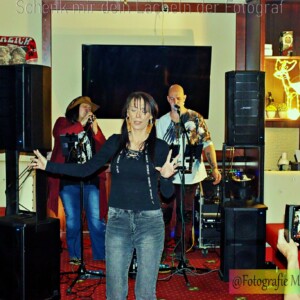 Live-Auftritt von Wir-Zwa im Stadlauer Kaffee.