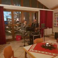 Wir-Zwa beim Weihnachtsfest der Pfarre Sooß.